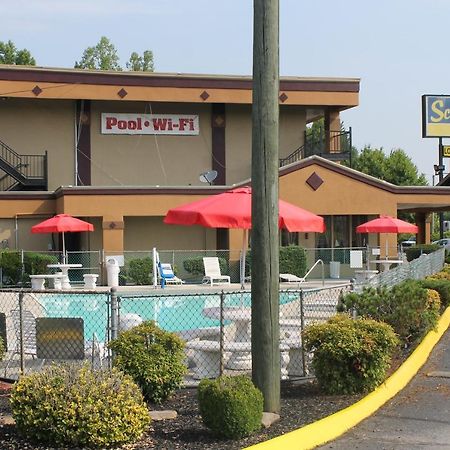 Scottish Inn Knoxville Eksteriør bilde