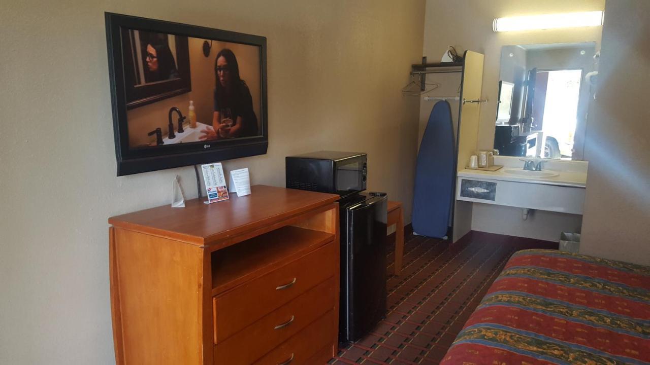 Scottish Inn Knoxville Eksteriør bilde